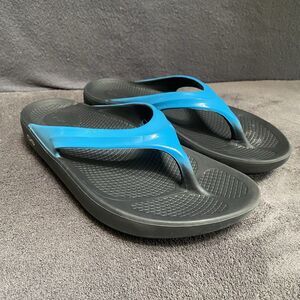 Oofos Women's Size 8 Blue Comfort Recovery Flip Flops Thong Sandals Beach Comfor